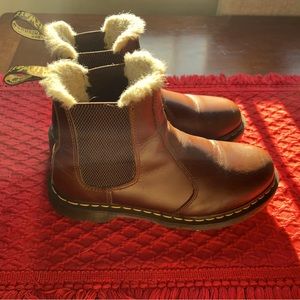 Dr. Martens 2976 Faux Fur Lined Chelsea Boot- 9